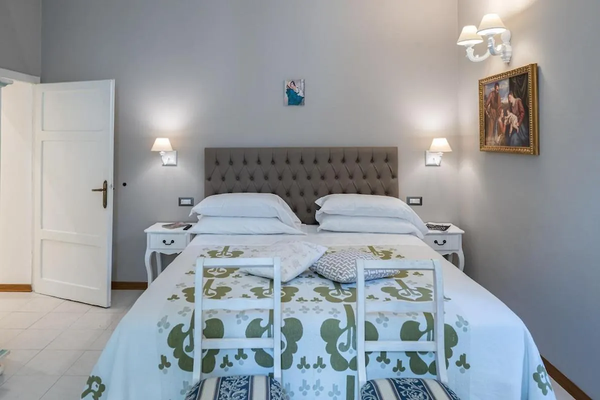 Elegant Fully Equipped Apartment In Center Of Perugia,Parking