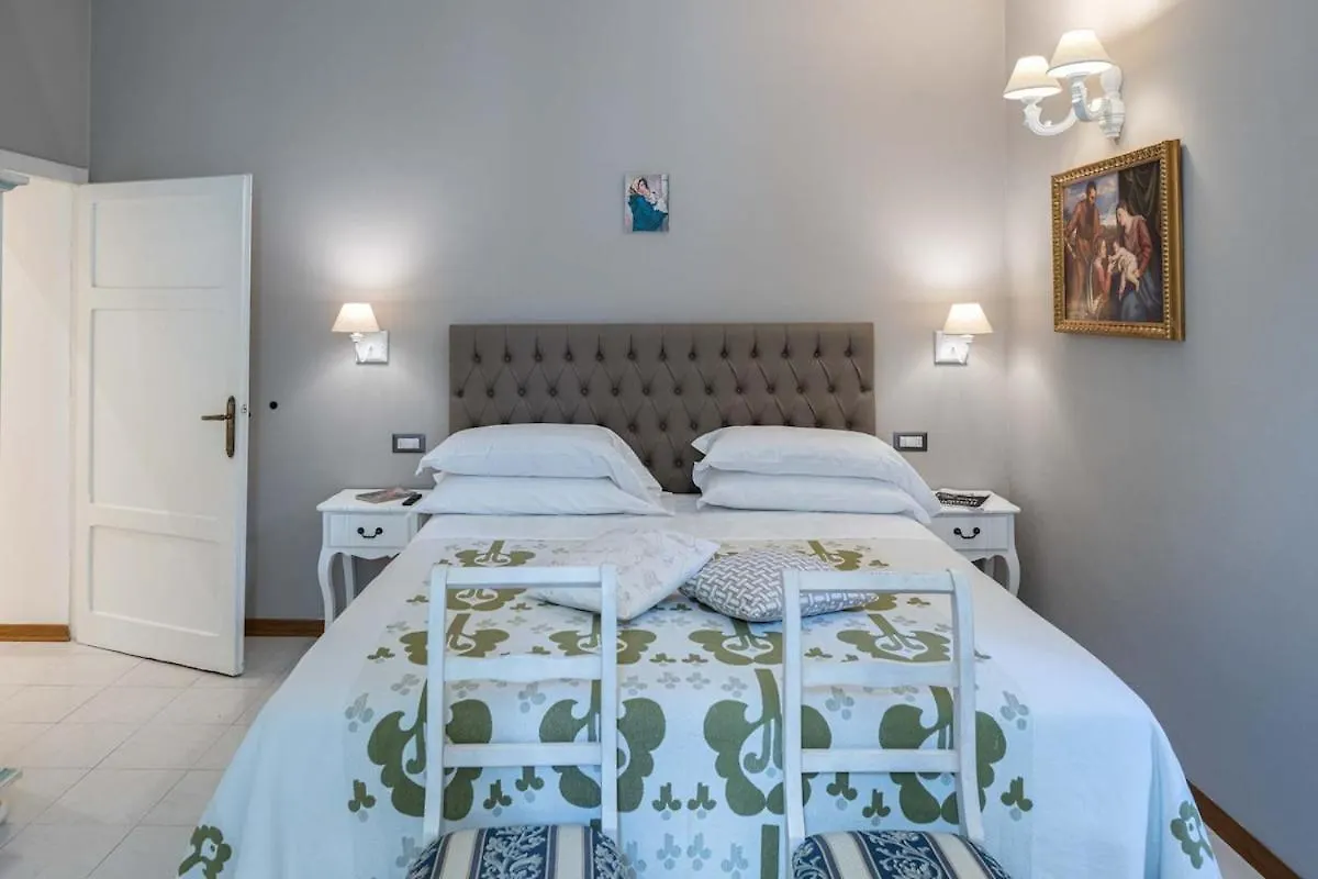 Elegant Fully Equipped Apartment In Center Of Perugia,Parking