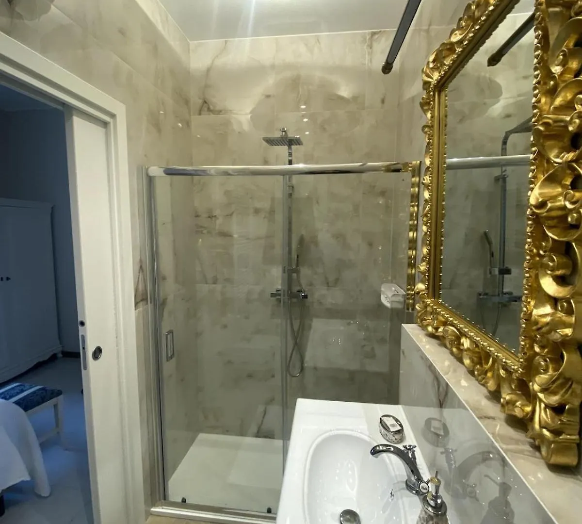 Elegant Fully Equipped Apartment In Center Of Perugia,Parking