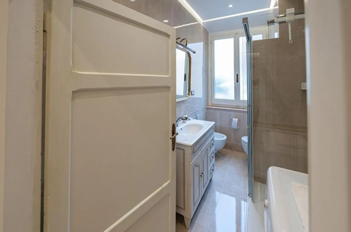Elegant Fully Equipped Apartment In Center Of Perugia,Parking